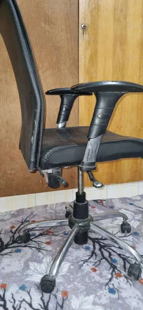 میز کامپیوتر و صندلی ، لباسشویی، میز کنفرانس|ماشین لباسشویی و خشککن لباس|شیراز, قصرالدشت|دیوار