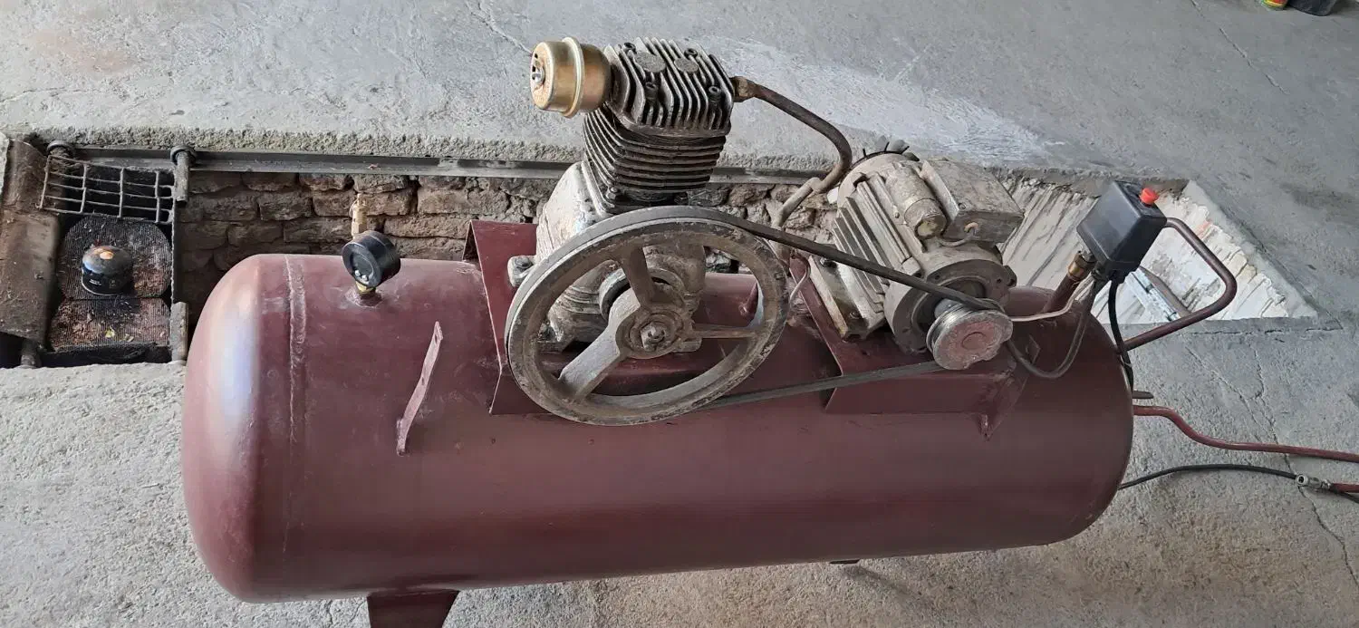 پمپ باد ۱۵۰ لیتری تمیز|ماشین‌آلات صنعتی|مود, |دیوار