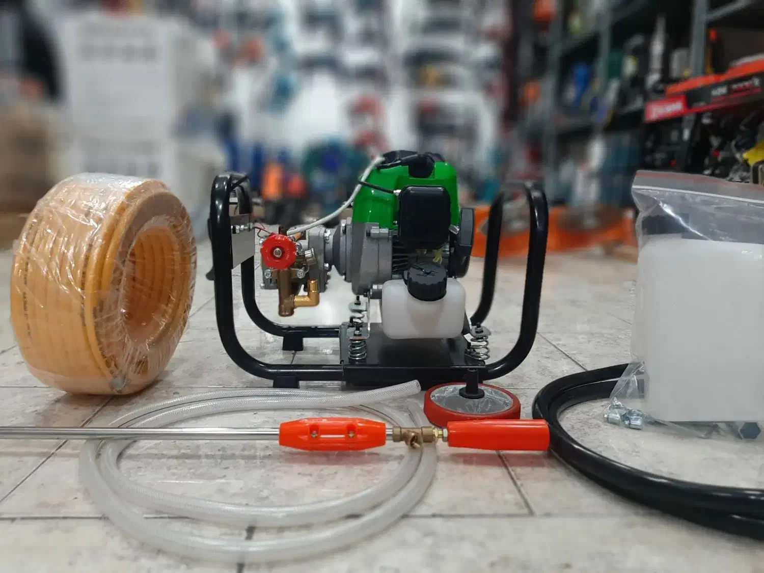 سمپاش مدل بلاروس سم پاش ۴۲۶۹|ماشینآلات صنعتی|فردیس, فردیس|دیوار