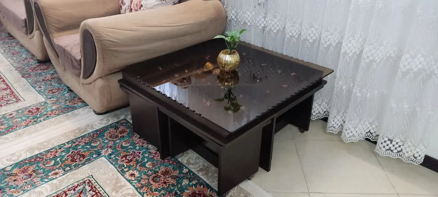 مبل راحتی و میز جلو مبلی پنج تیکه|مبلمان خانگی و میز عسلی|بیرجند, |دیوار