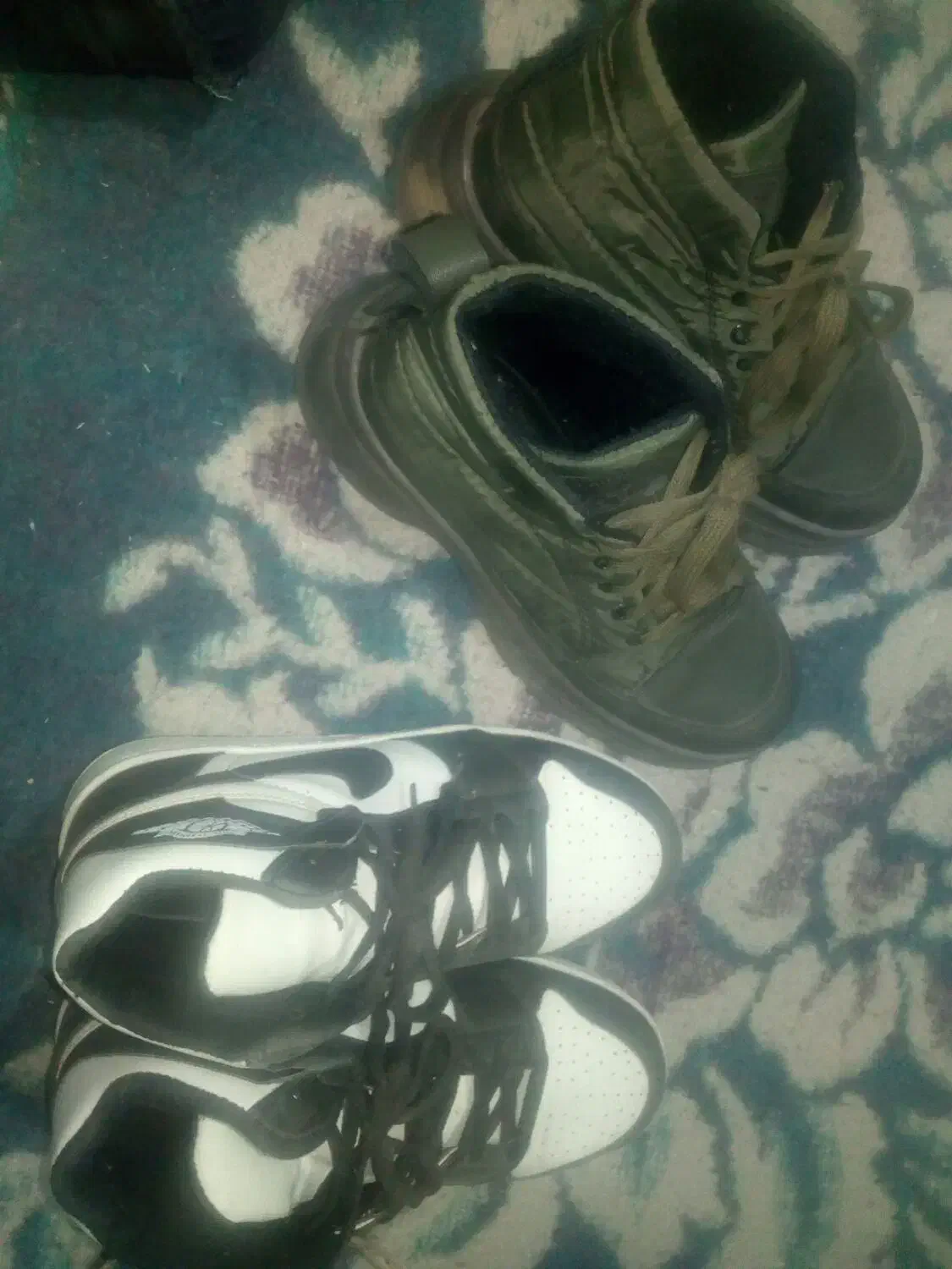 دو جفت کتونی و نیم بوت در حد نو|کیف، کفش، کمربند|کرج, شاهین‌ویلا|دیوار