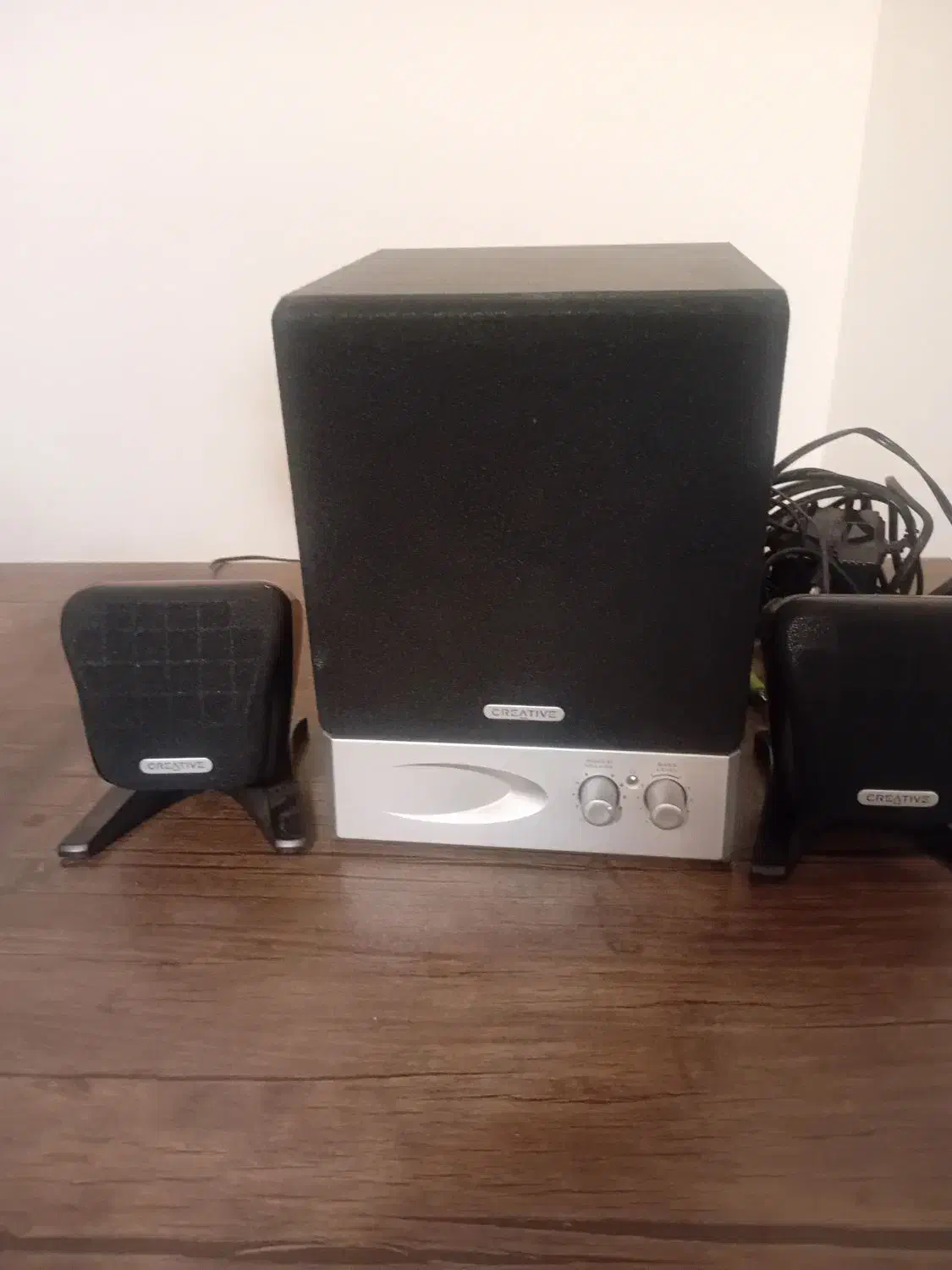 ساب با بلندگو|صوتی و تصویری|لاهیجان, مهرگان|دیوار