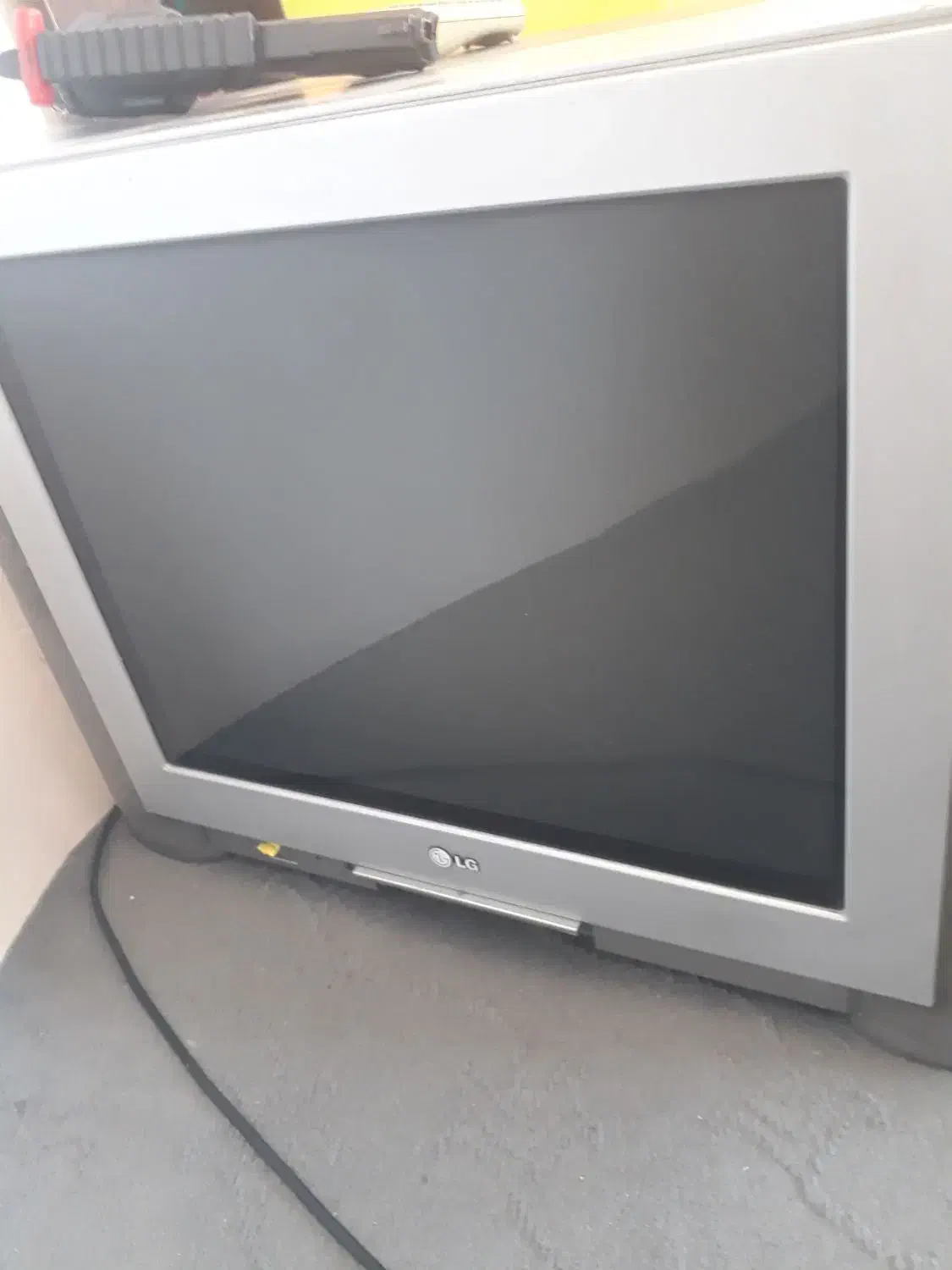 تلوزیون ۲۱ اینچ ال جی|تلویزیون و پروژکتور|ارومیه, |دیوار