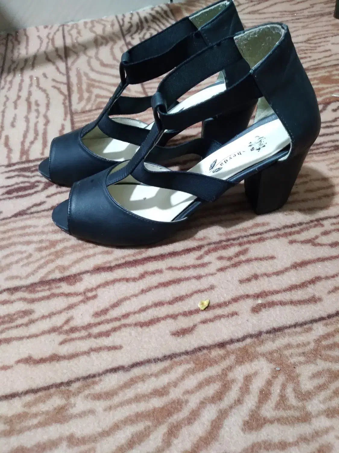 کفش پاشنه دار|کیف، کفش، کمربند|کاکی, |دیوار