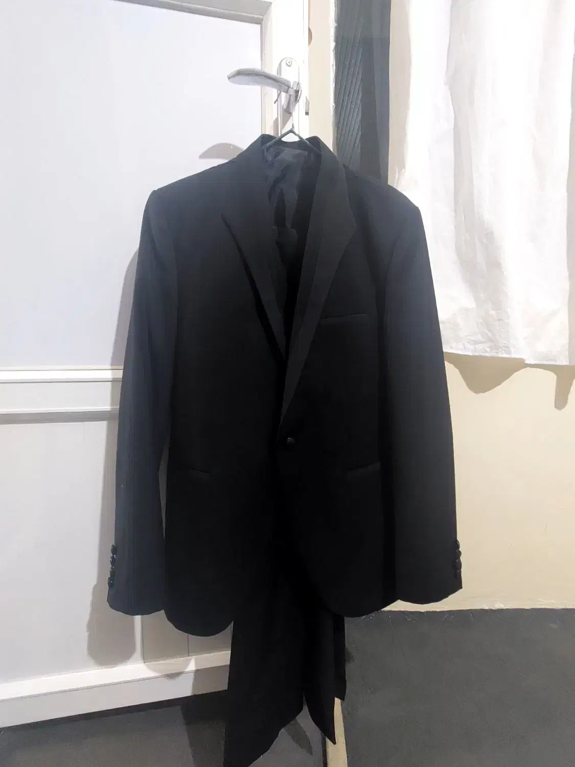 کت شلواربا جلیقه|لباس|رشت, آب و برق|دیوار