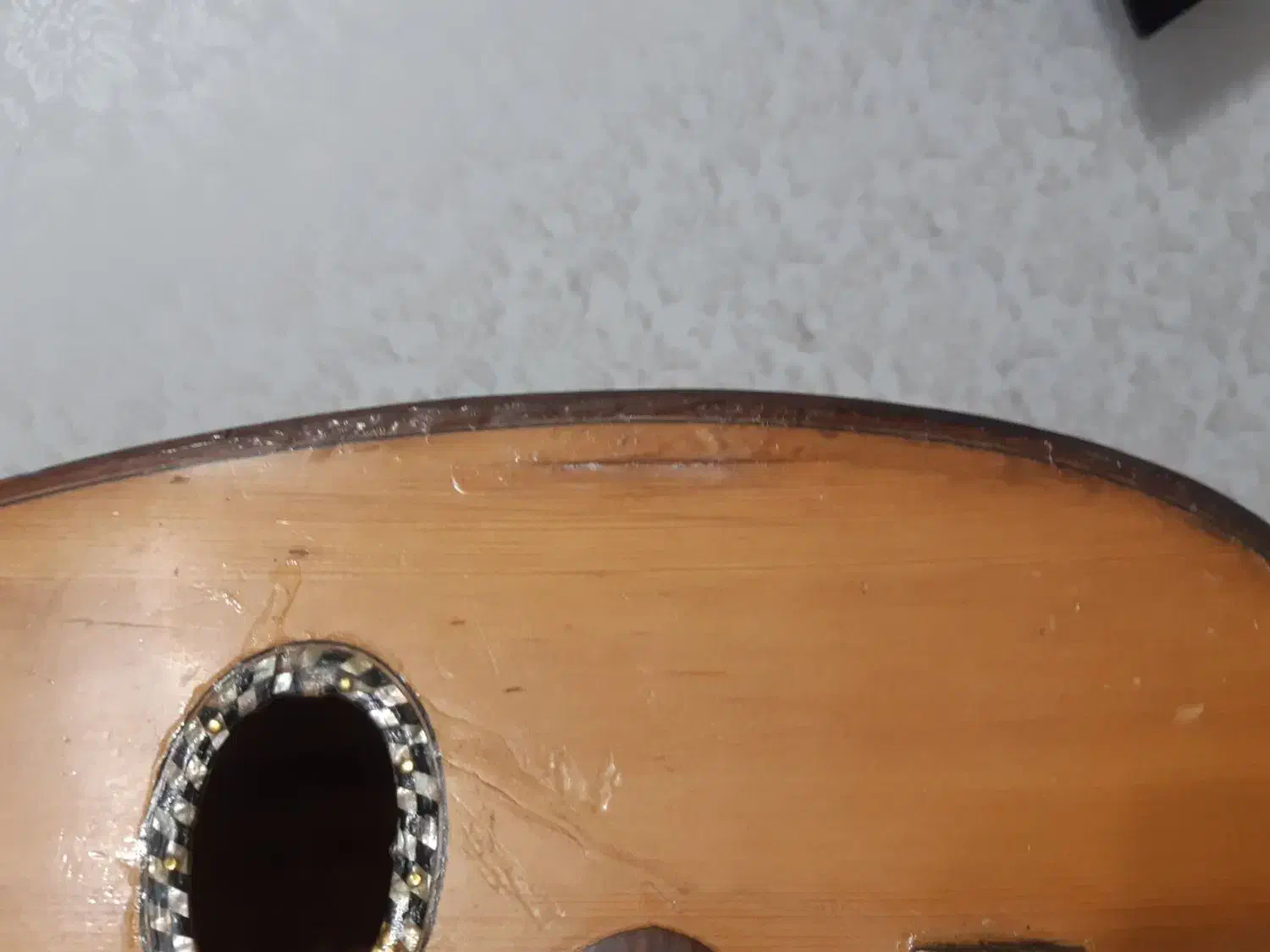 عود|سازهای سنتی|قلعه قاضی, |دیوار