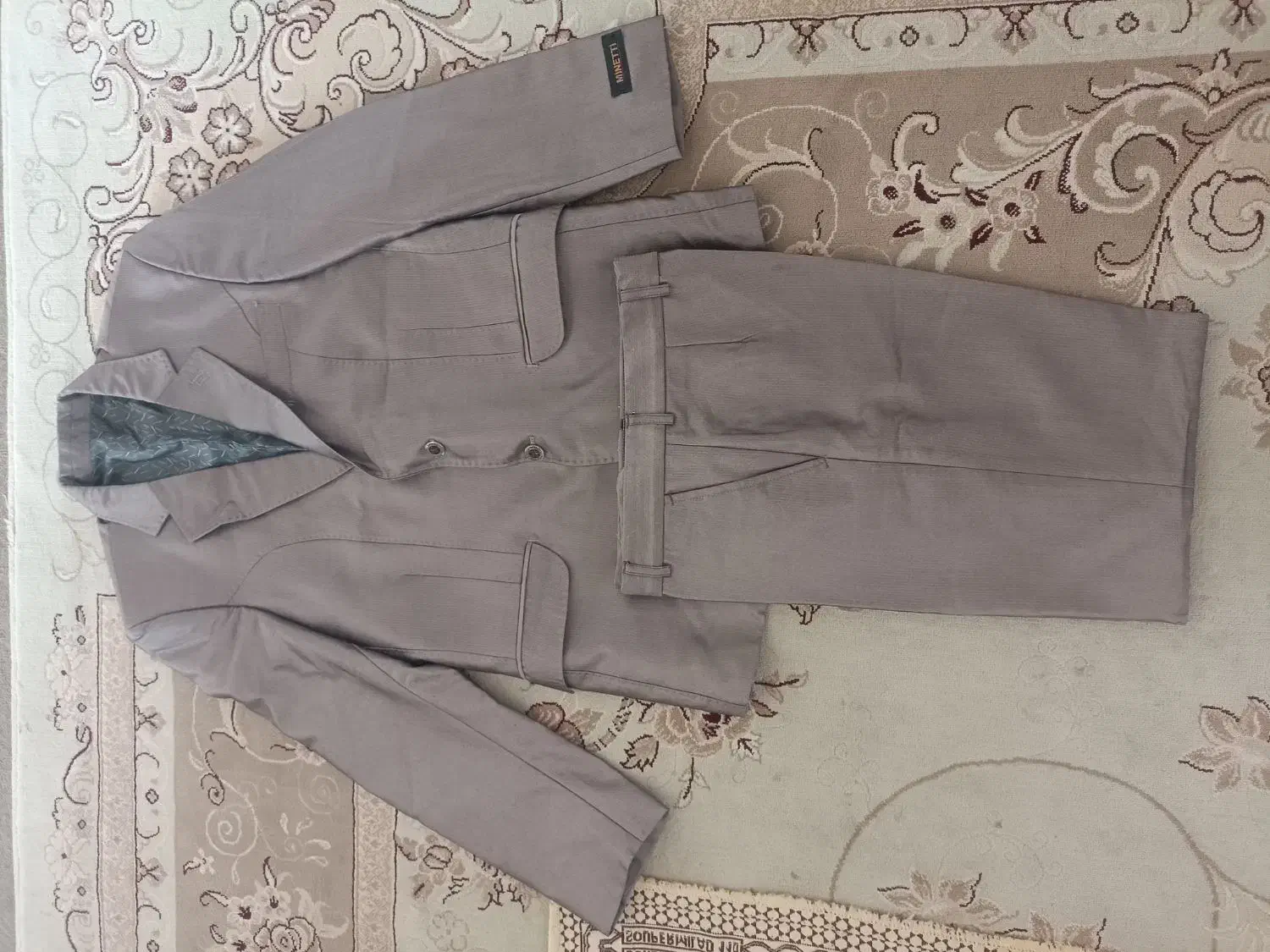 لباس|لباس|تاکستان, |دیوار