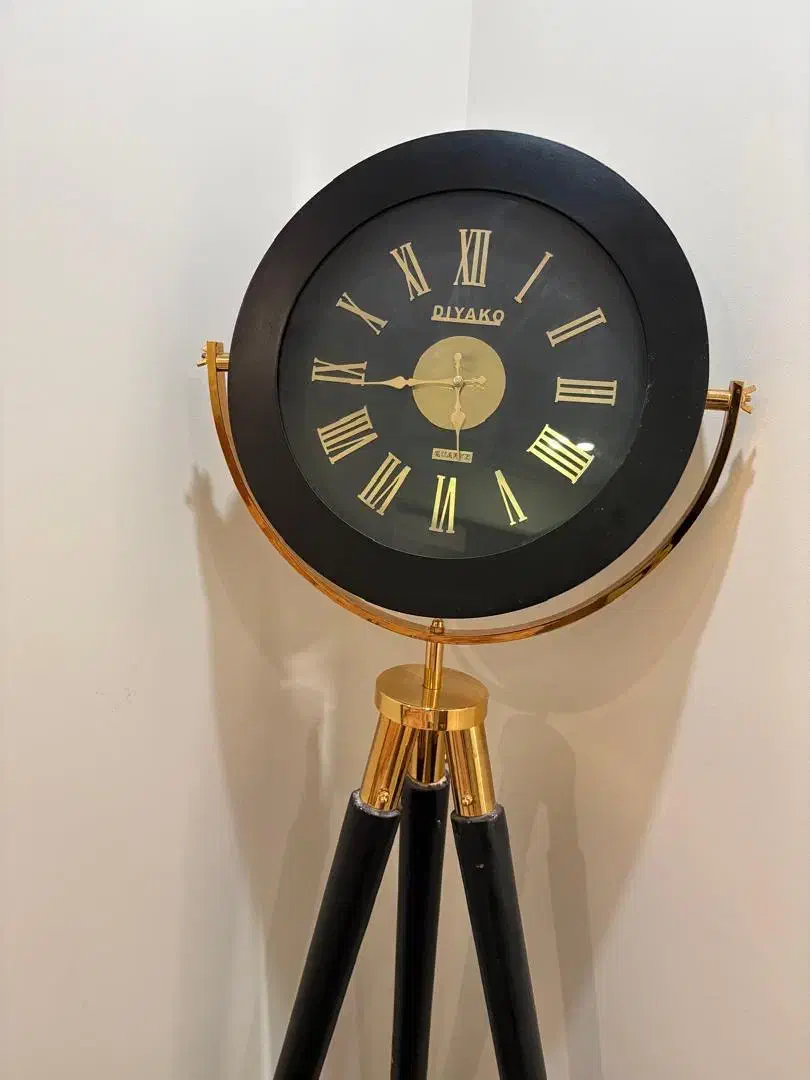 ساعت ایستاده|ساعت دیواری و تزئینی|رشت, دیلمان|دیوار