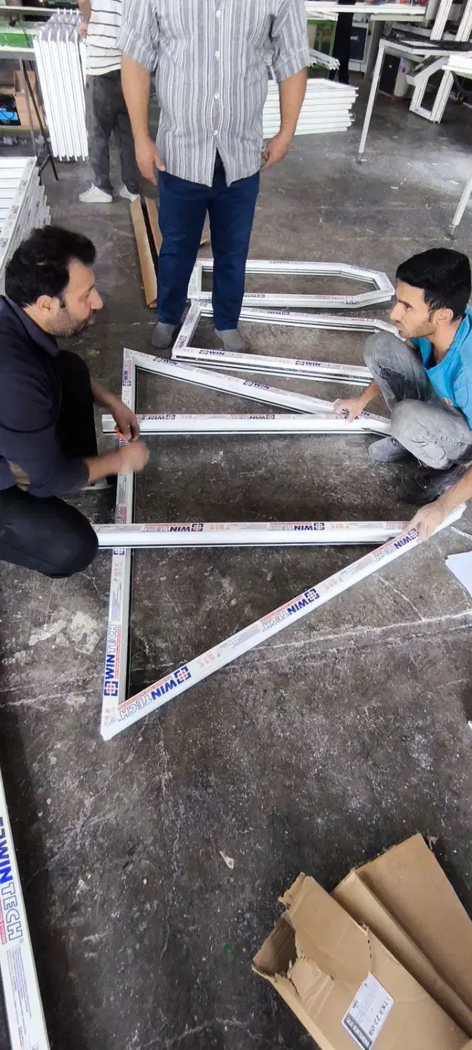 مونتاژ کار درب و پنجره دوجداره|استخدام معماری، عمران و ساختمانی|فردوسیه, |دیوار