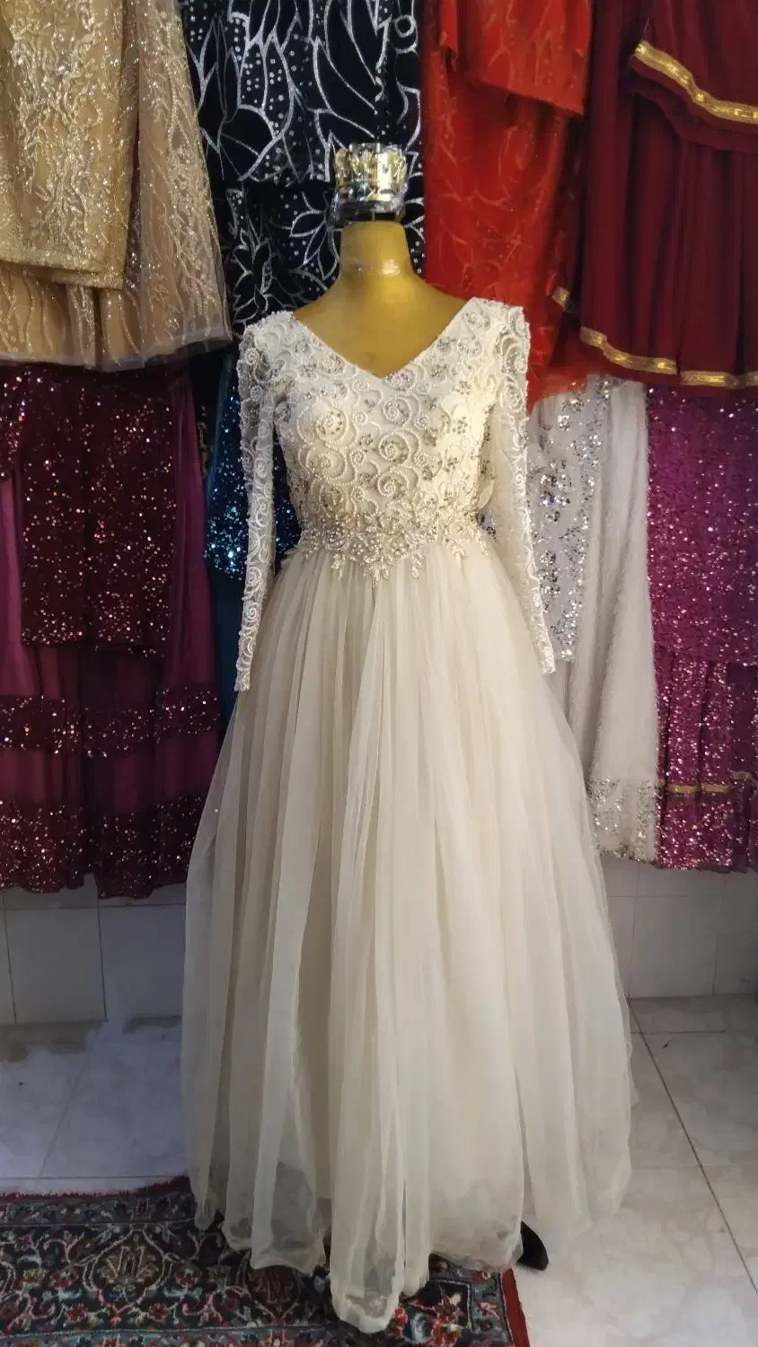 لباس مجلسی|لباس|مسجد سلیمان, |دیوار