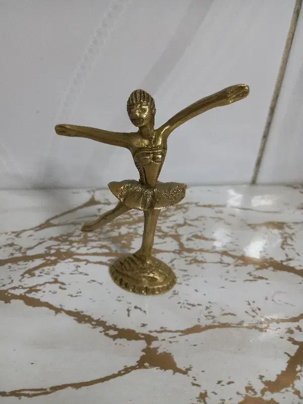 مجسمه برنجی انتیک|کلکسیون اشیاء عتیقه|قم, سید معصوم|دیوار