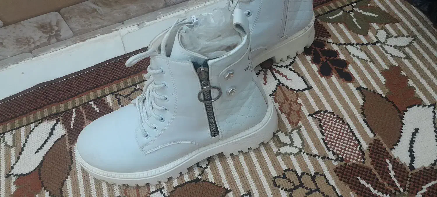 کفش|کیف، کفش، کمربند|مشهد, سجادیه|دیوار