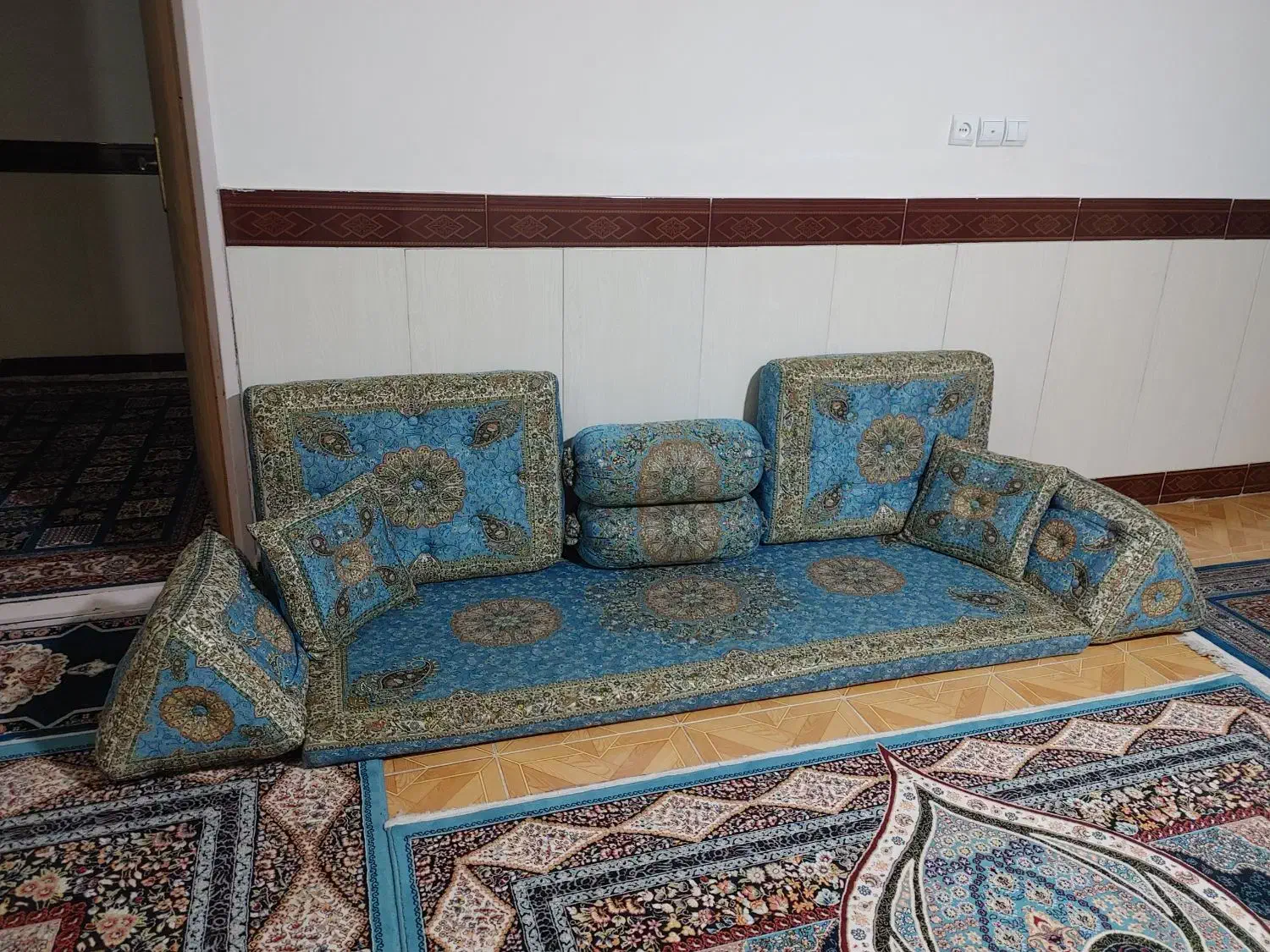 شاه نشین|پشتی|صباشهر, |دیوار