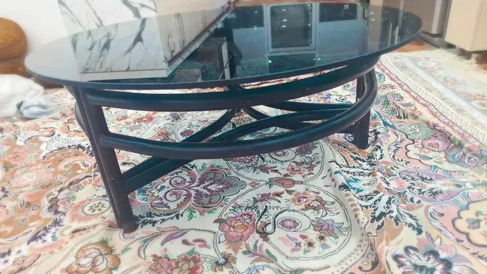 میز گرد شیشه ای وپایه ی فلزی بسیار شیک و بزرگ|مبلمان خانگی و میز عسلی|اهواز, کوی مهدیس|دیوار