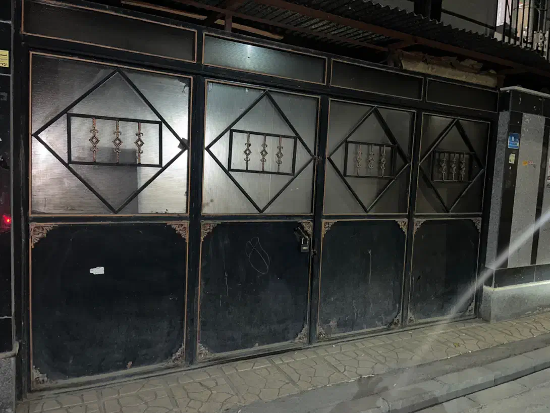 در اهنی در پارکینگ|مصالح و تجهیزات ساختمان|تهران, کیانشهر|دیوار