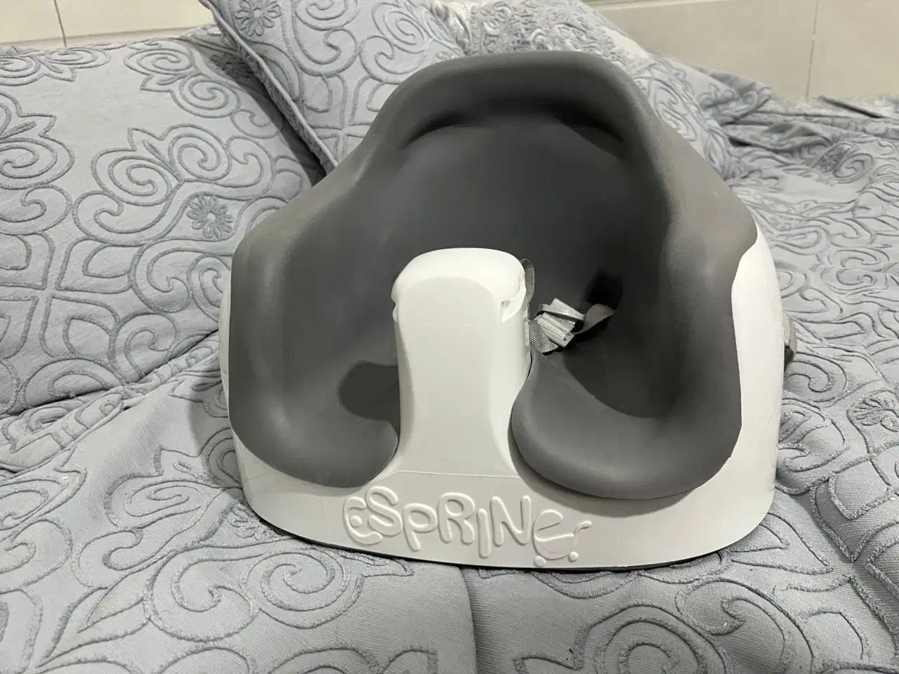 صندلی غذای کودک و آغوشی|تخت و صندلی بچه|خمینی‌شهر, |دیوار