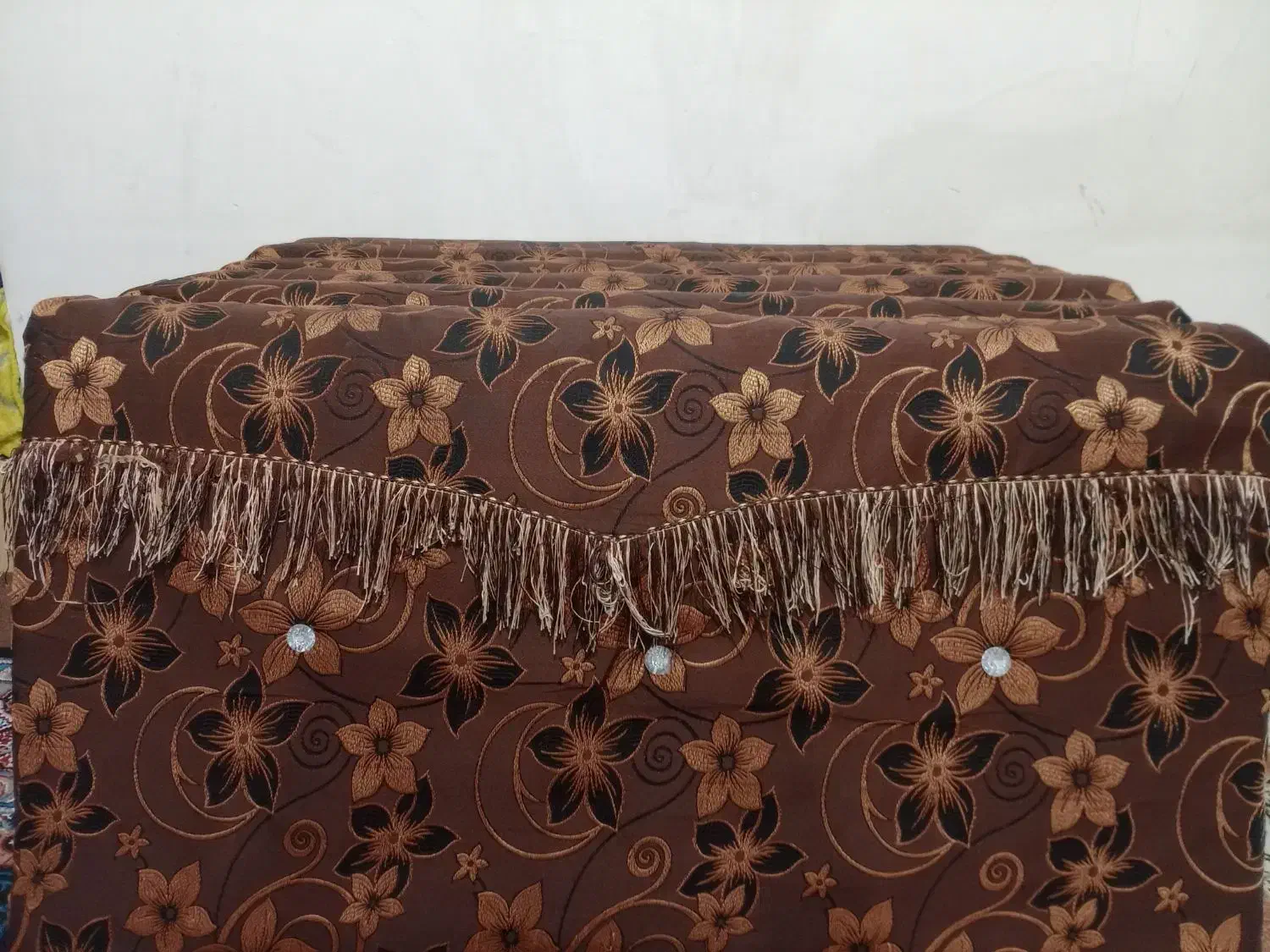 پشتی|پشتی|رشت, دخانیات|دیوار