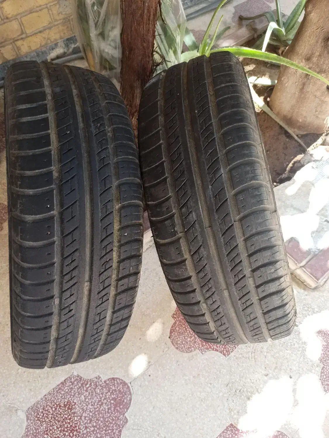 لاستیک 70/|قطعات یدکی و لوازم جانبی|شیراز, بالا کفت|دیوار