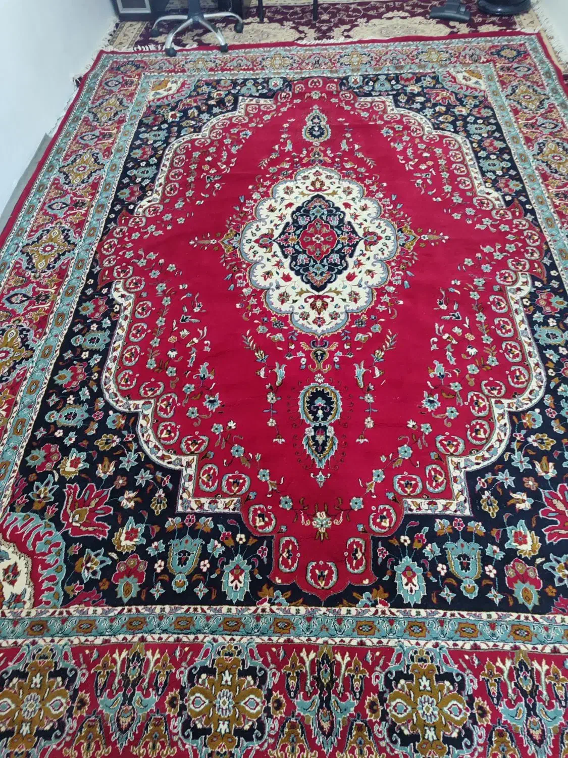 فرش سه در چهار زمینه لاکی جنس تمام نخ|فرش|نهاوند, |دیوار