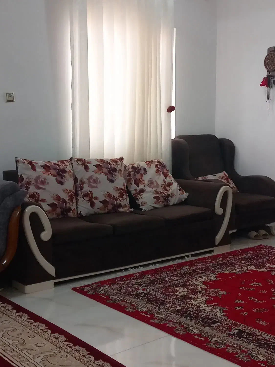 مبلمان ۵ نفره با در حد نو بدون پارگی بفروش میرسه|مبلمان خانگی و میز عسلی|فومن, |دیوار