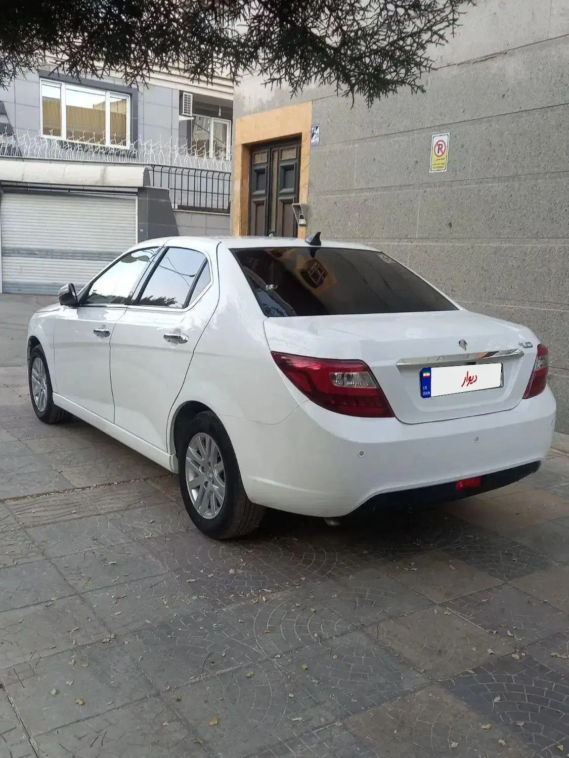 دنا پلاس 6دنده 1403|خودرو سواری و وانت|بروجرد, |دیوار