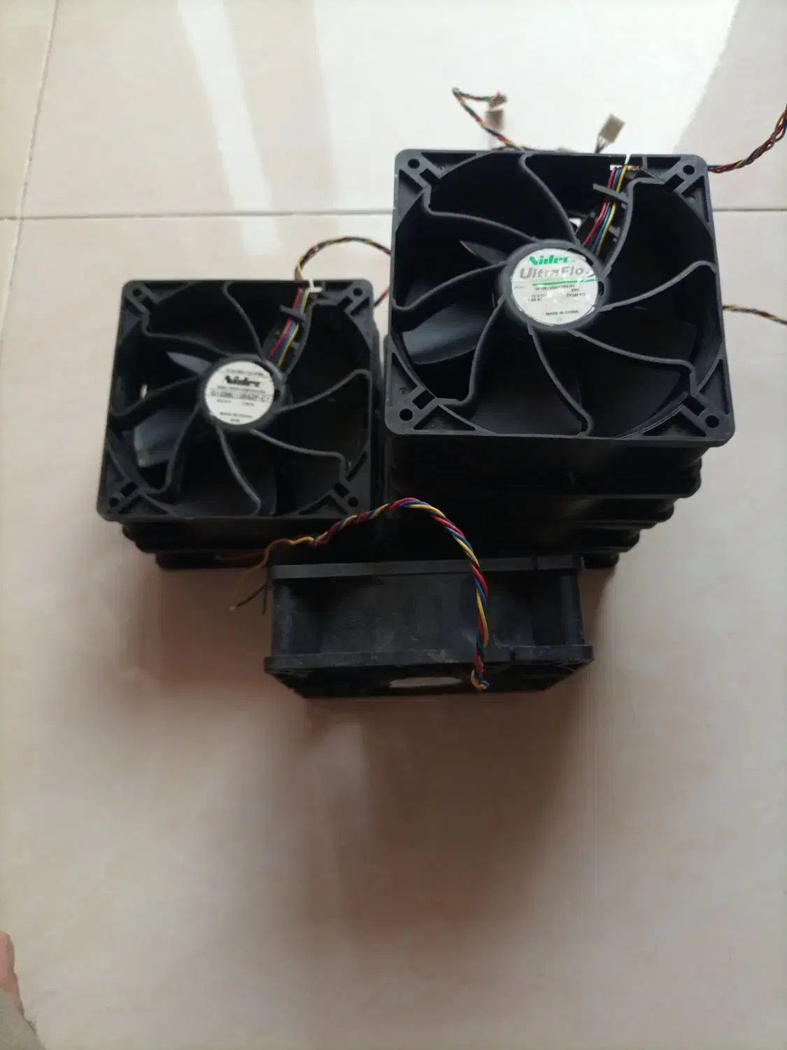 فن ۱۲ولت ۱۲سانتی فوق پر قدرت کارکرده|قطعات و لوازم جانبی رایانه|تبریز, |دیوار