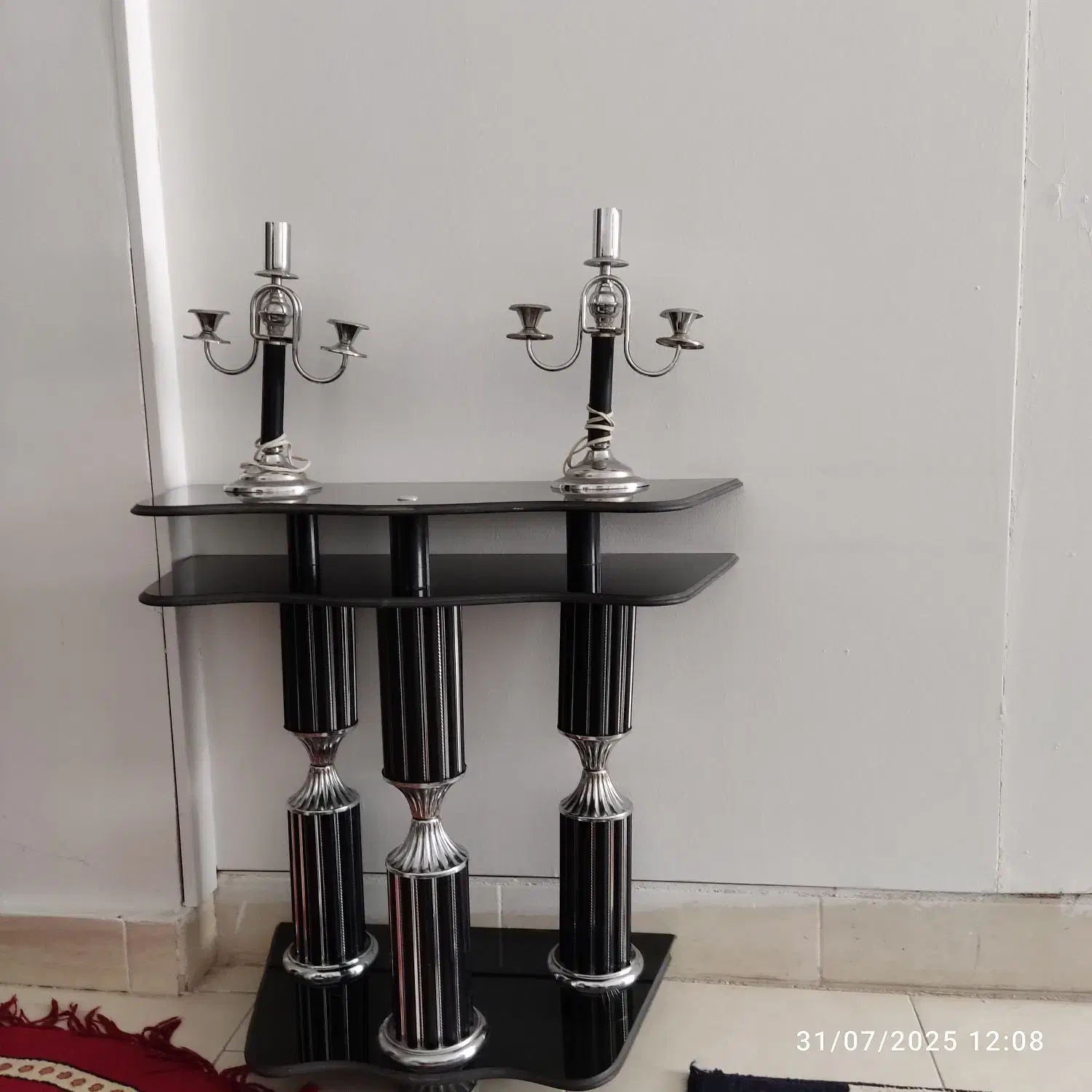 میز آینه با یک جفت شمعدانی|بوفه، ویترین، کنسول|محمدیه-قزوین, |دیوار