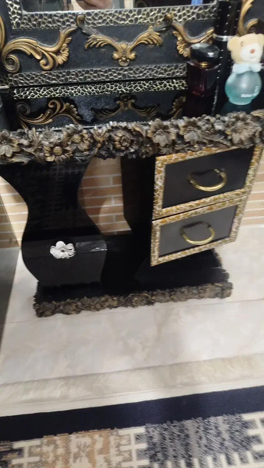 اینه و کنسول مشکی طلایی|بوفه، ویترین، کنسول|صدرا-فارس, فاز ۱|دیوار