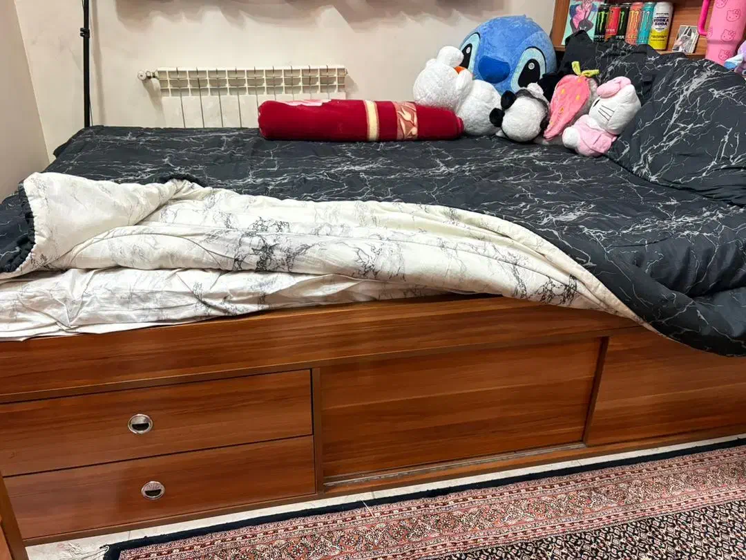 تختخواب دونفره دارای چهار کشو|تخت و سرویس خواب|تهران, خاک سفید|دیوار