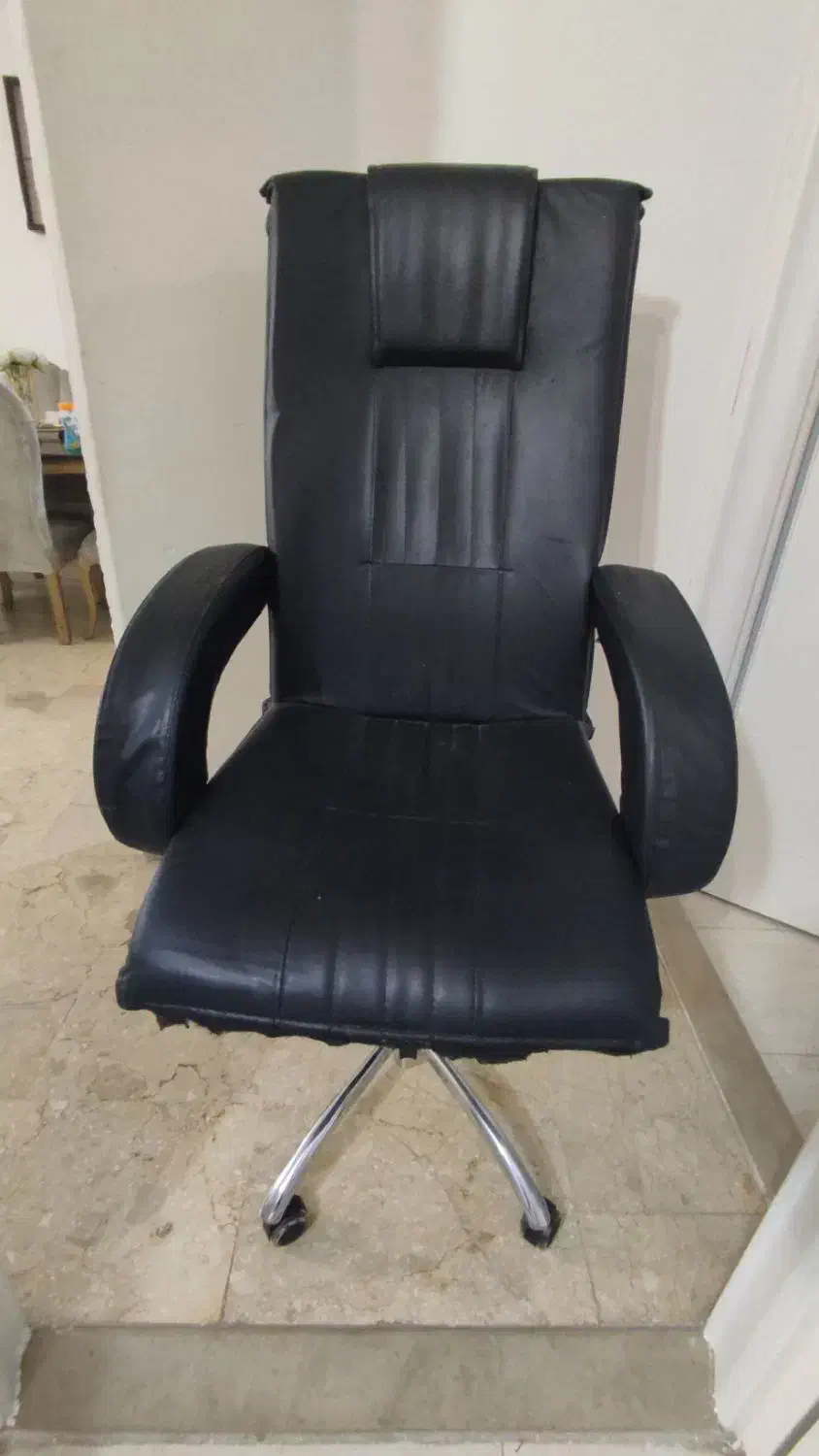 صندلی اداری چرخدار تمیز|صندلی و نیمکت|گرگان, |دیوار