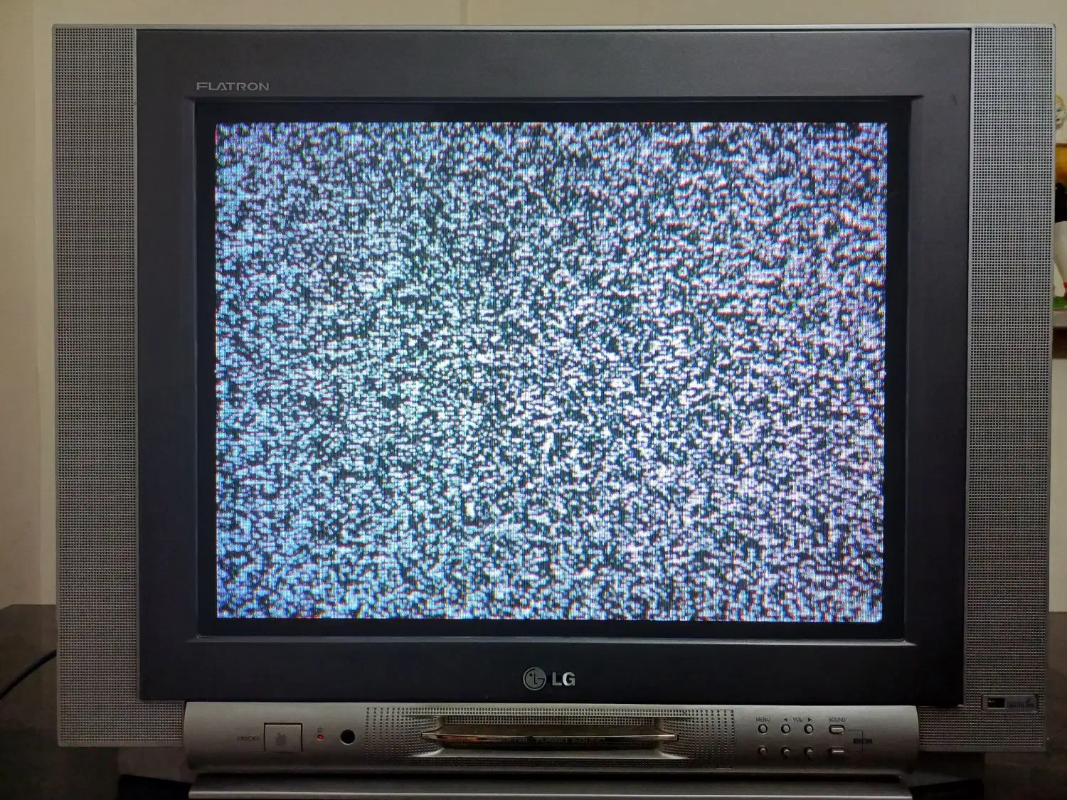 تلویزیون ال جی|تلویزیون و پروژکتور|رشت, رشتیان|دیوار