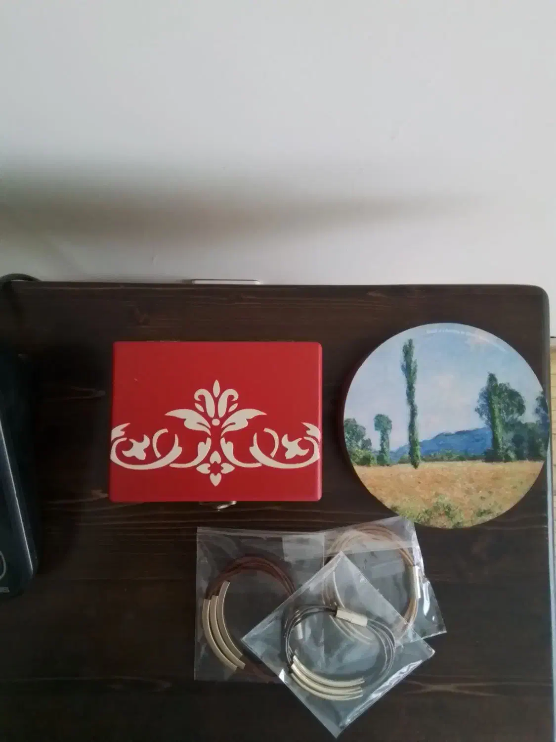 دستبند زنانه و جعبه چوبی وسینی مسی صنایع دستی|صنایع دستی و سایر لوازم تزئینی|تهران, گیشا|دیوار