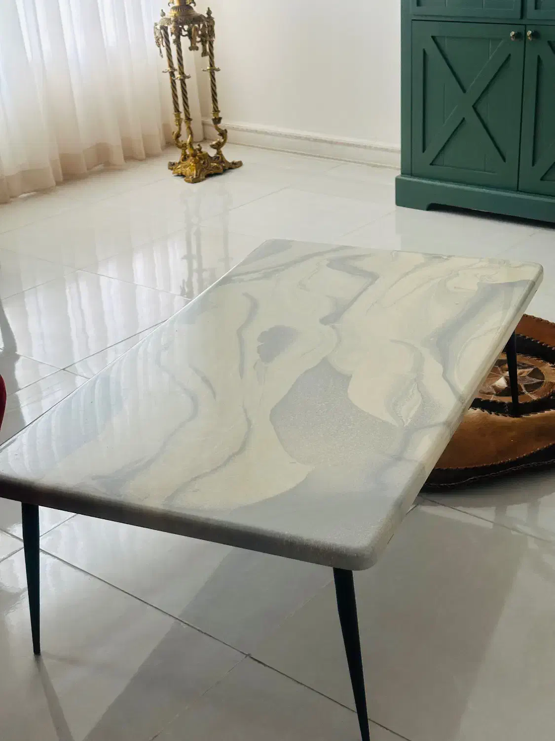 جلومبلی|مبلمان خانگی و میز عسلی|رشت, لاکانی|دیوار