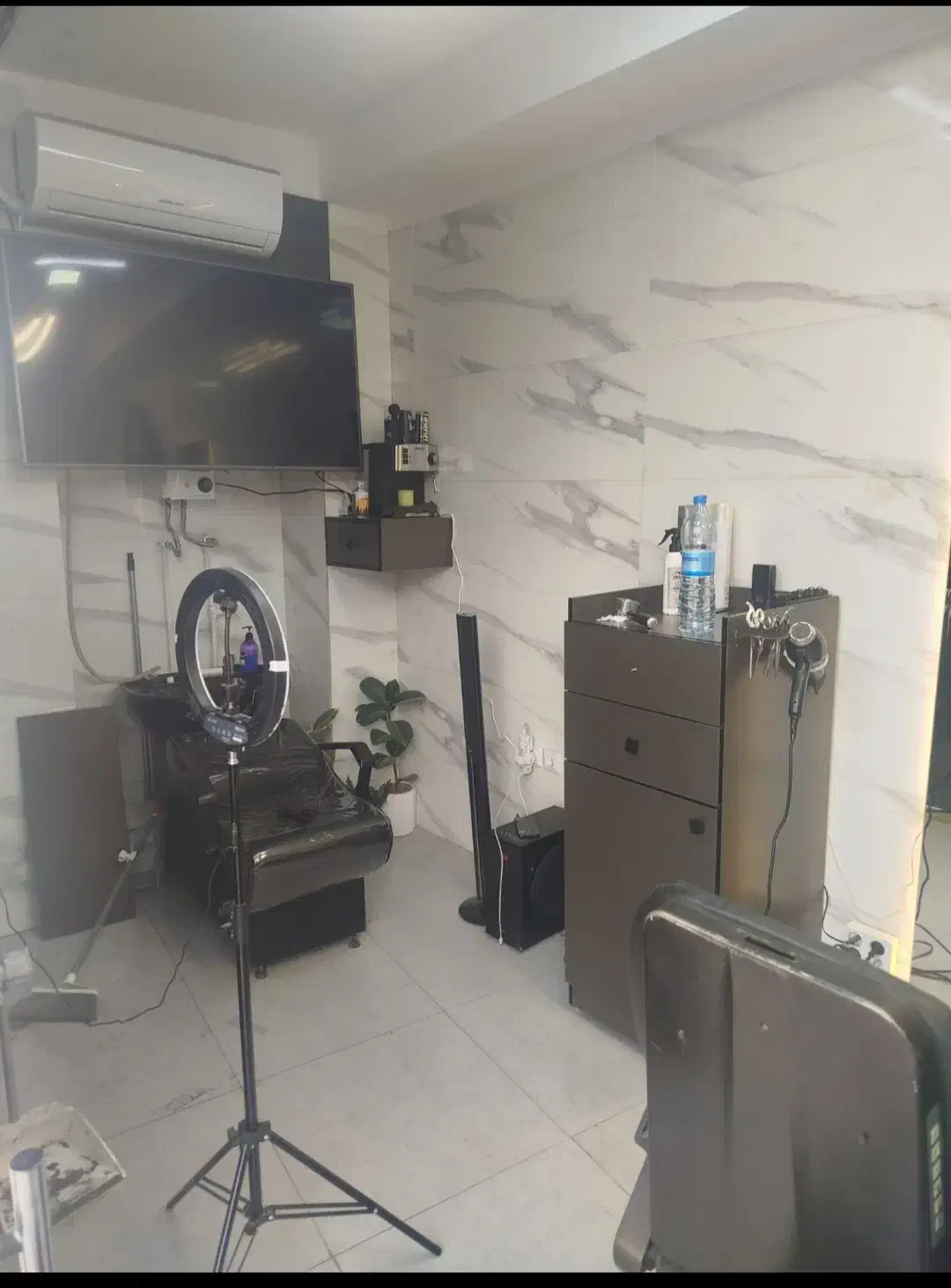 اجاره مغازه ۲۰ متری در خیابان ۲۴متری اندیشه|اجارهٔ مغازه و غرفه|محمدشهر, محمدشهر|دیوار