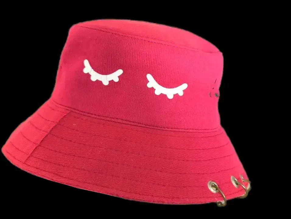 تعدادی لباس|لباس|اصفهان, دستگرده|دیوار