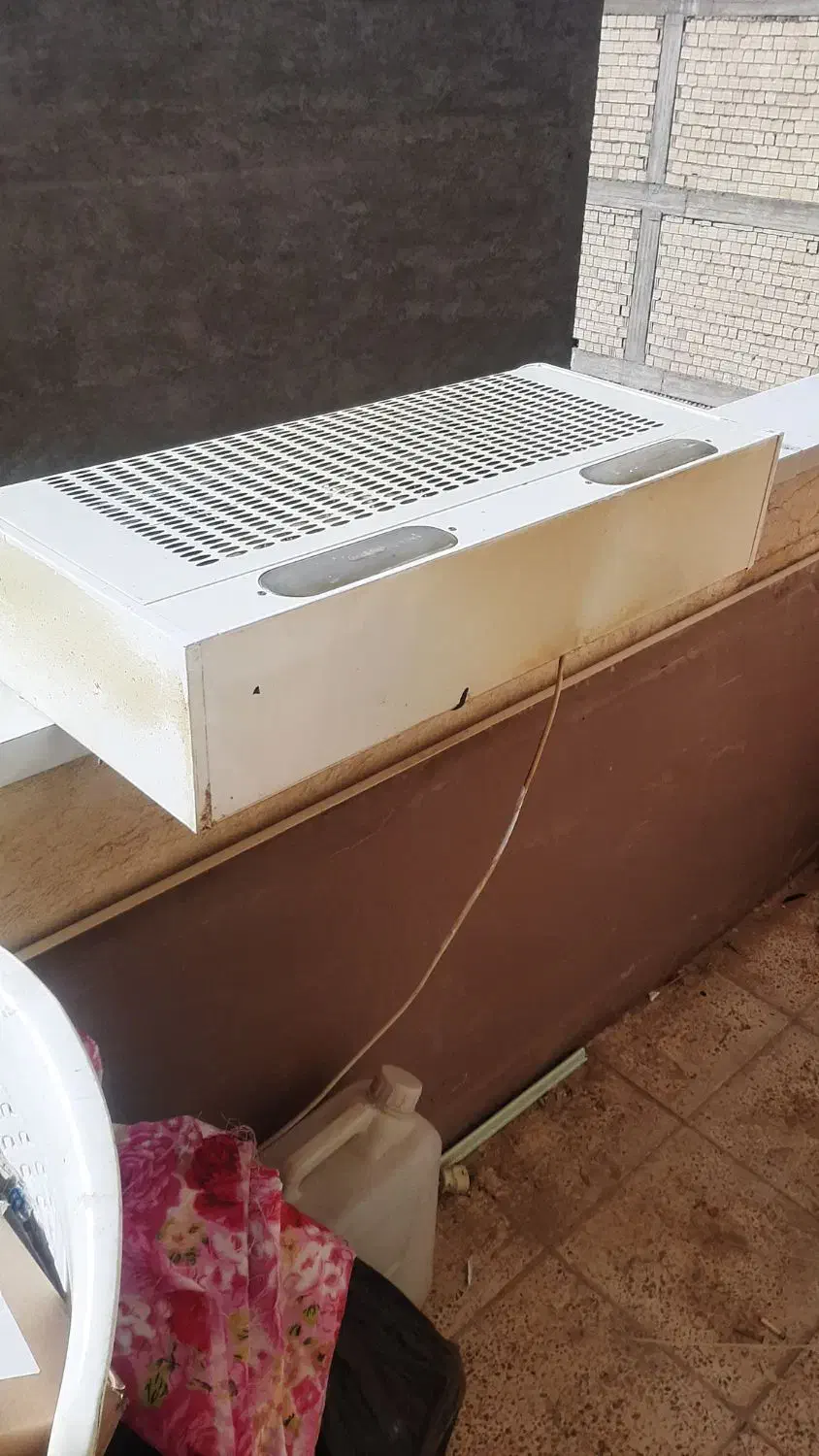 هود آشپزخونه و یک عدد موکت|هود|تبریز, |دیوار