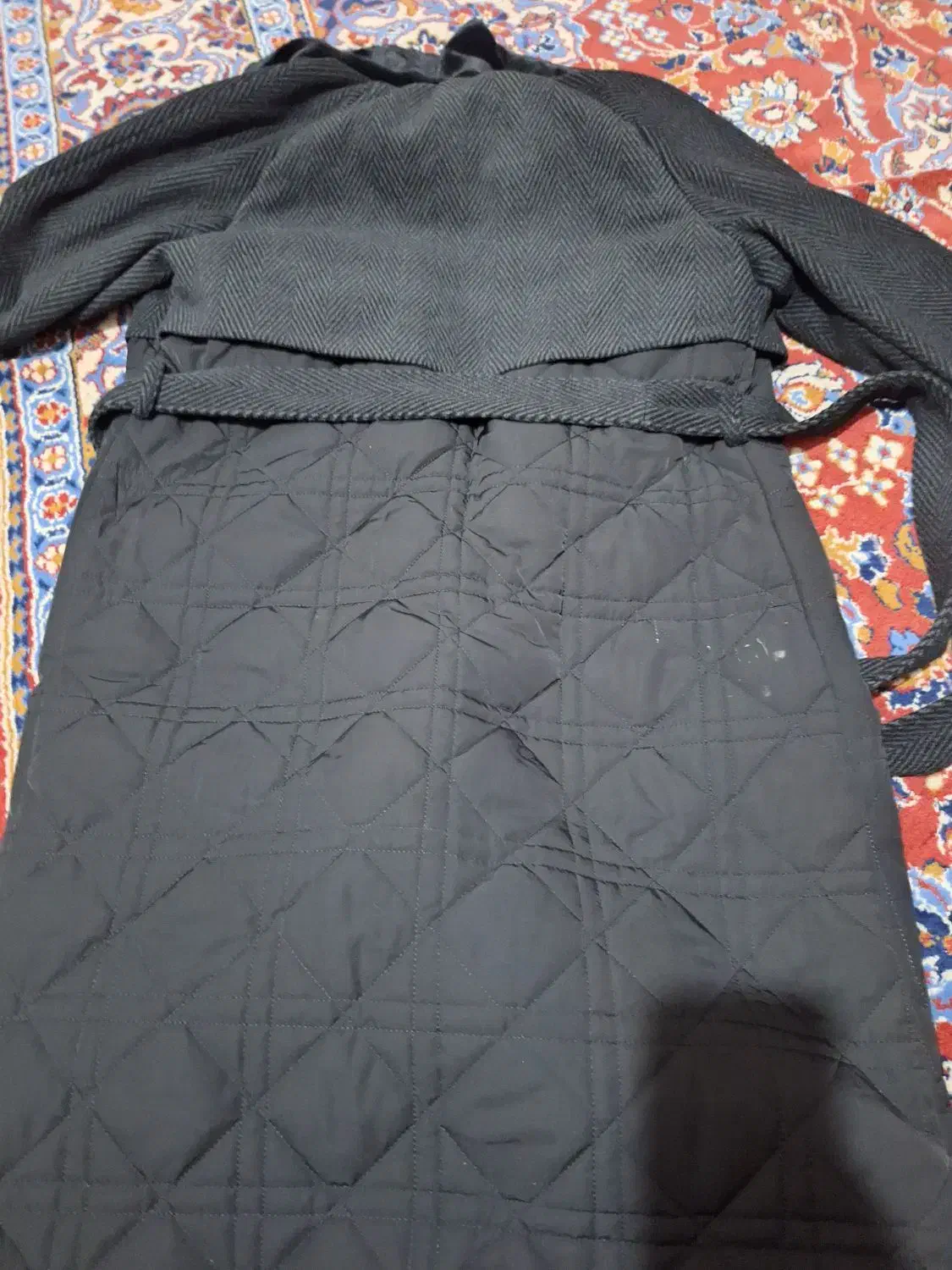 پالتوگرم|لباس|یاسوج, |دیوار