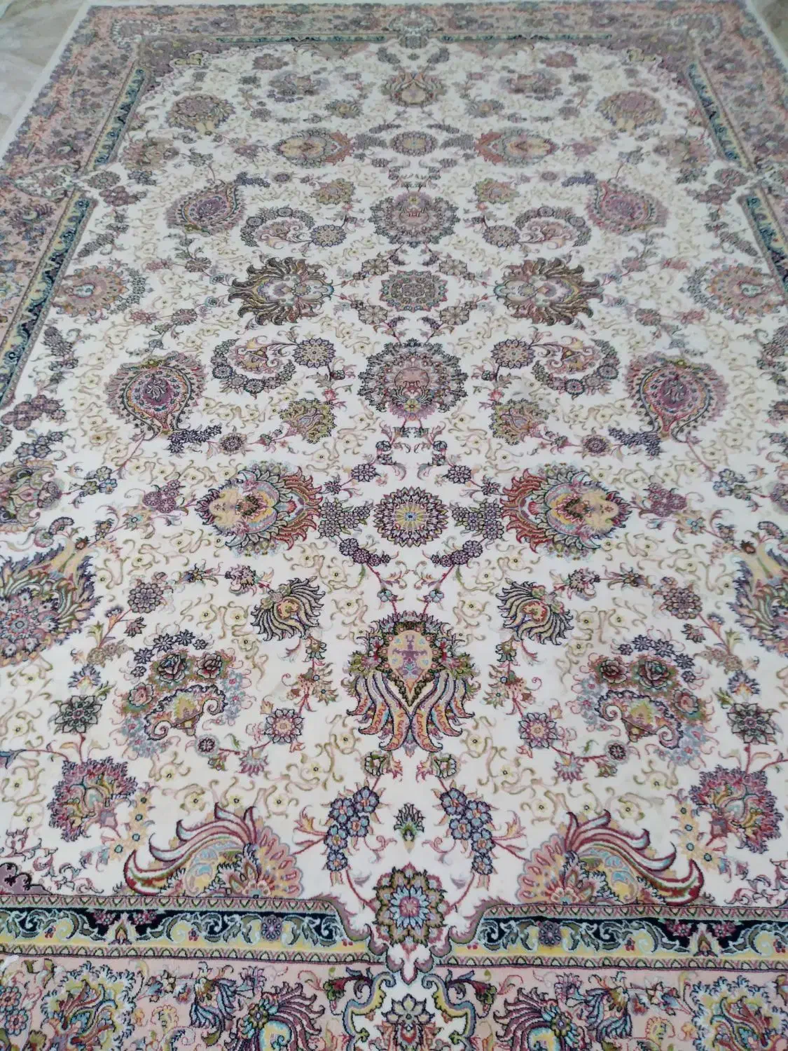 فرش ۹ متری ۷۰۰شانه|فرش|رباط‌کریم, رباط‌کریم|دیوار