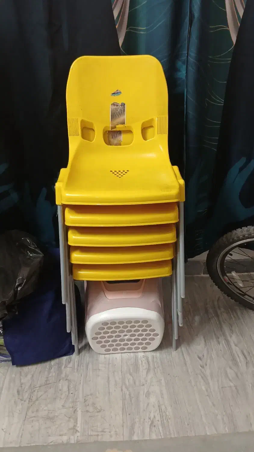 صندلی|صندلی و نیمکت|قم, شهید رجایی|دیوار