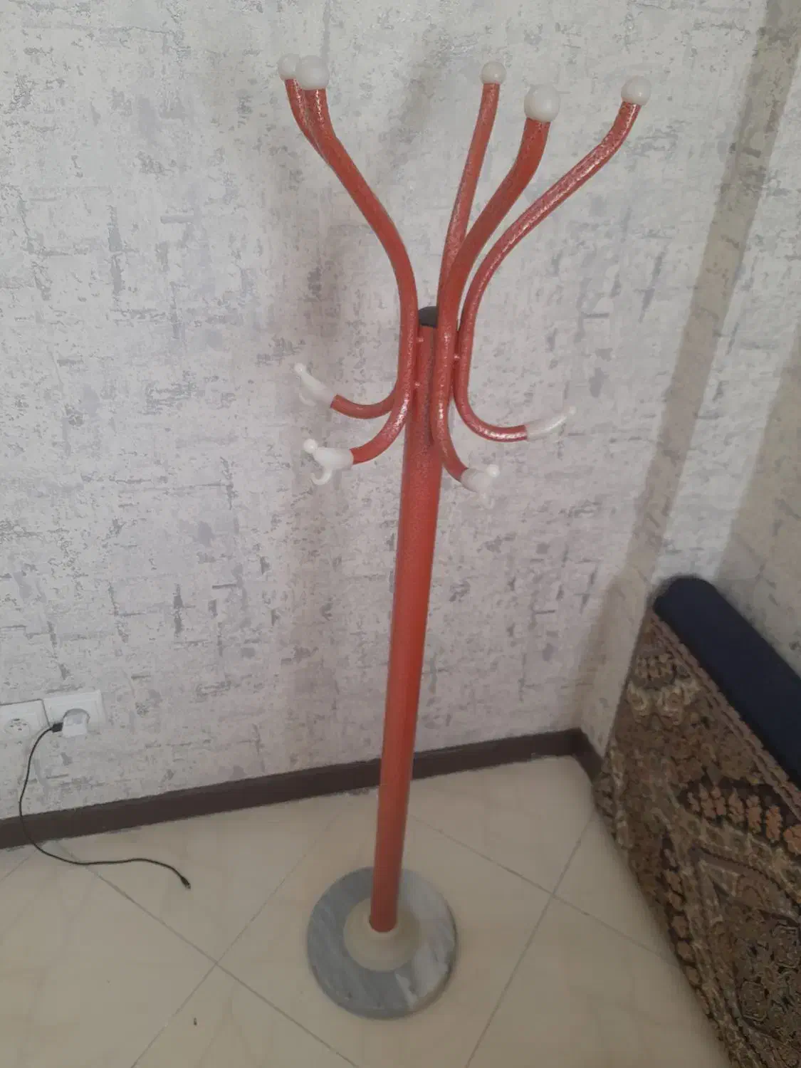 جالباسی ایستاده نوجوان|بندرخت و رختآویز|پرند, فاز ۶|دیوار