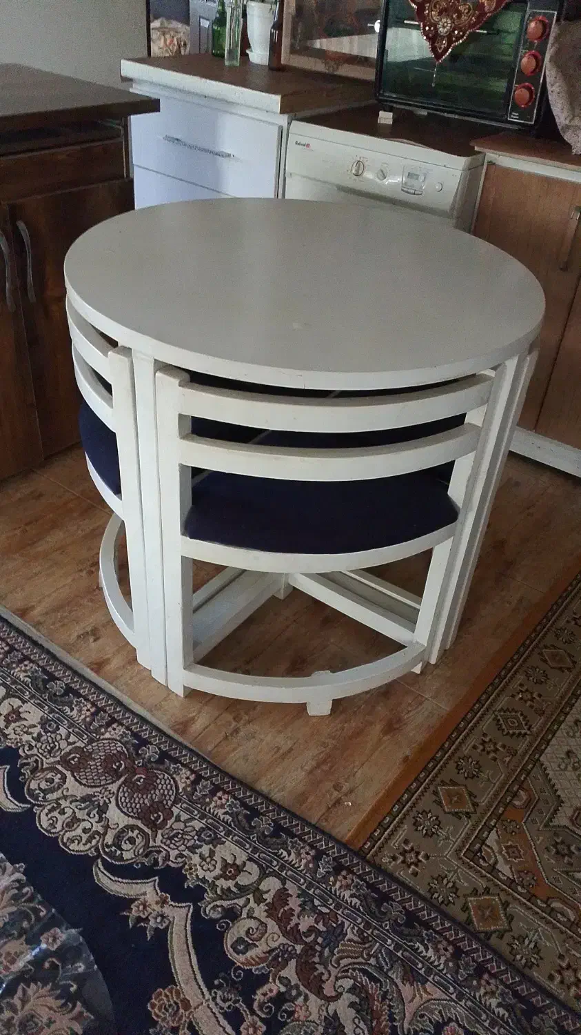 میز ناهارخوری|میز و صندلی غذاخوری|واجارگاه, |دیوار