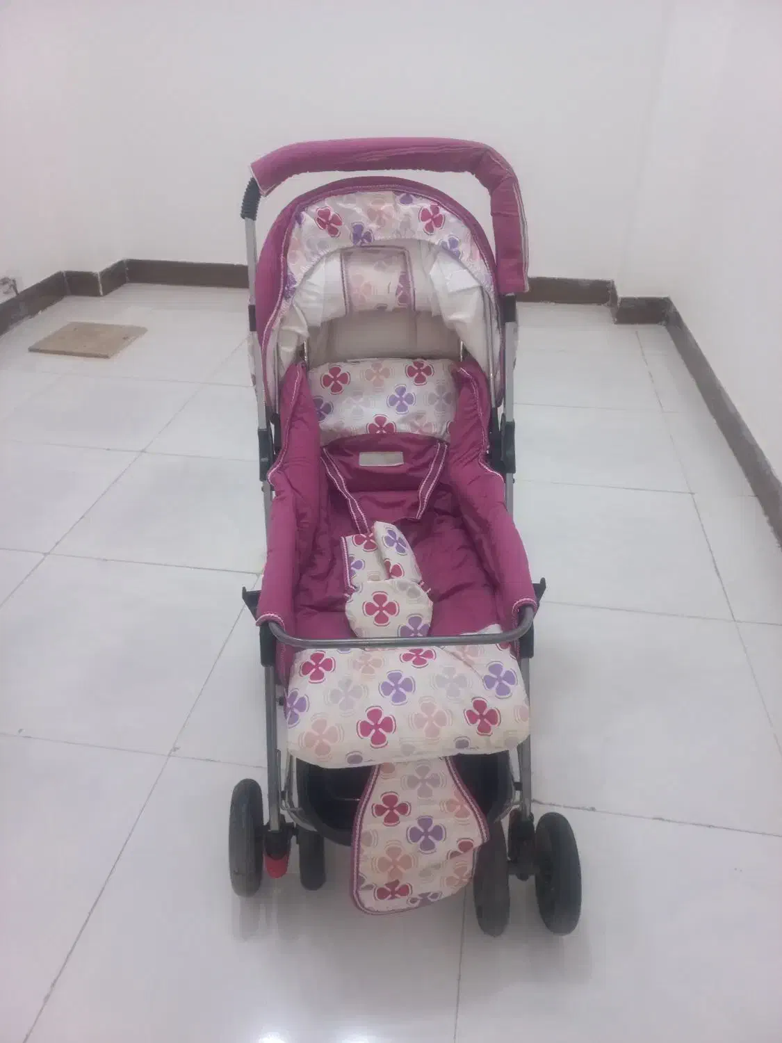 کالسگه|کالسکه و لوازم جانبی|فولادشهر, B4|دیوار