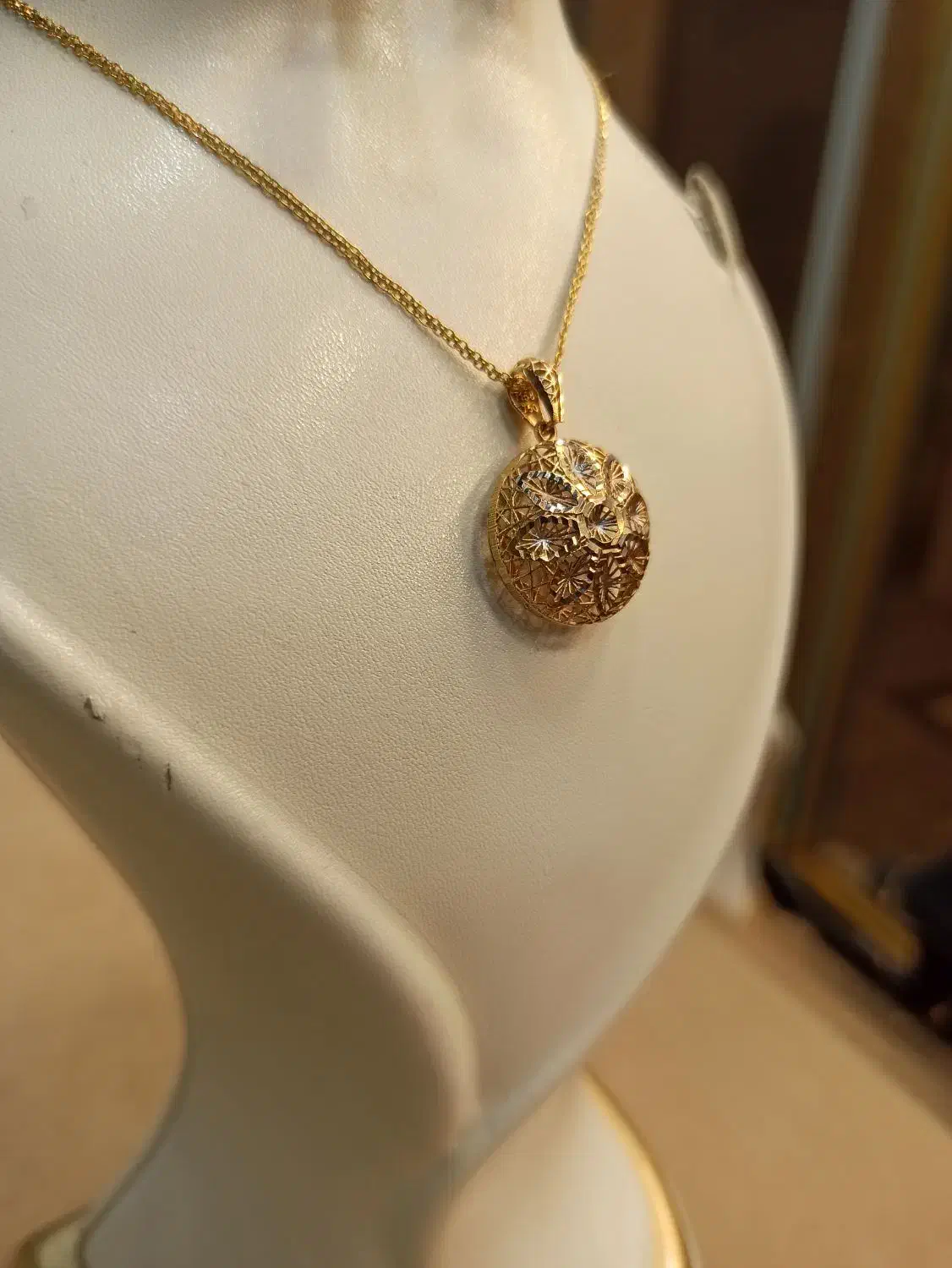 پلاک آوا|جواهرات|قم, نیروگاه|دیوار