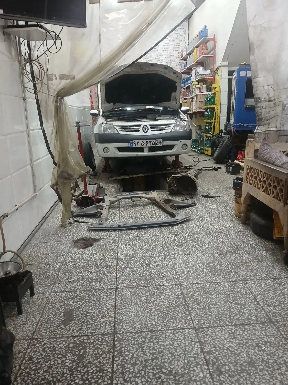 امداد مکانیک تعمیر کار خودرو سیار و ثابت شبانه روز|خدمات موتور و ماشین|یزد, |دیوار