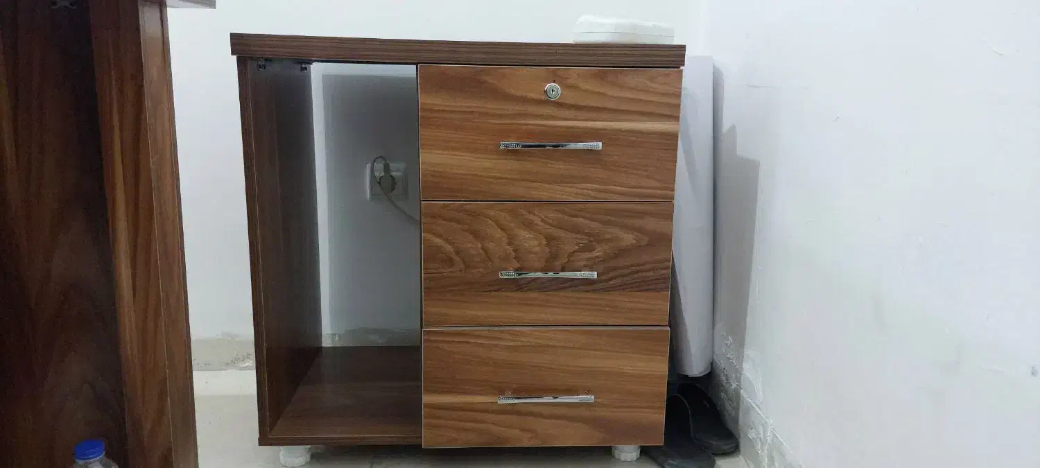 میز و صندلی اداری|دفتر کار|مراغه, |دیوار