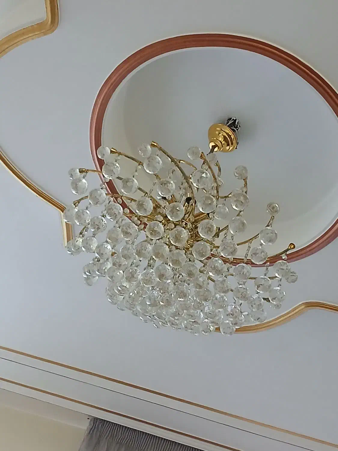 لوستر وسط بزرگ و چهار لوستر کوچکتر ست همدیگه|لوستر و چراغ آویز|اهواز, زیتون کارگری|دیوار