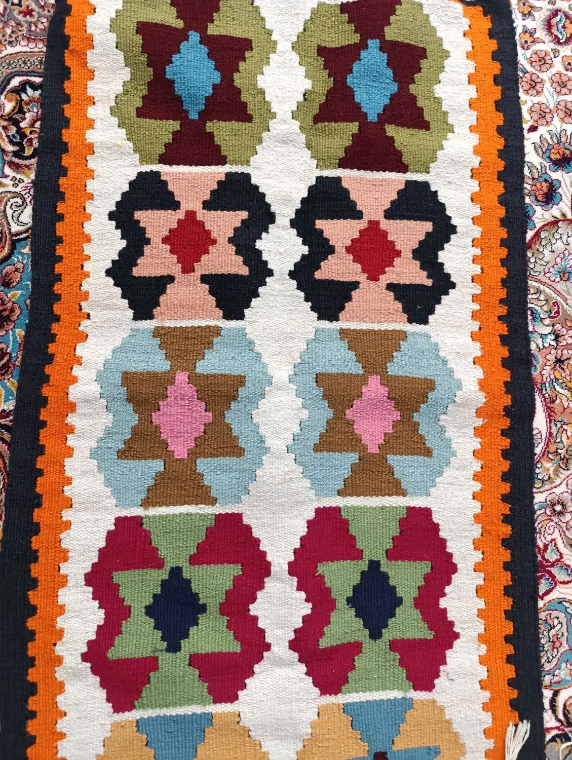 دست باف|فرش|کرمانشاه, |دیوار