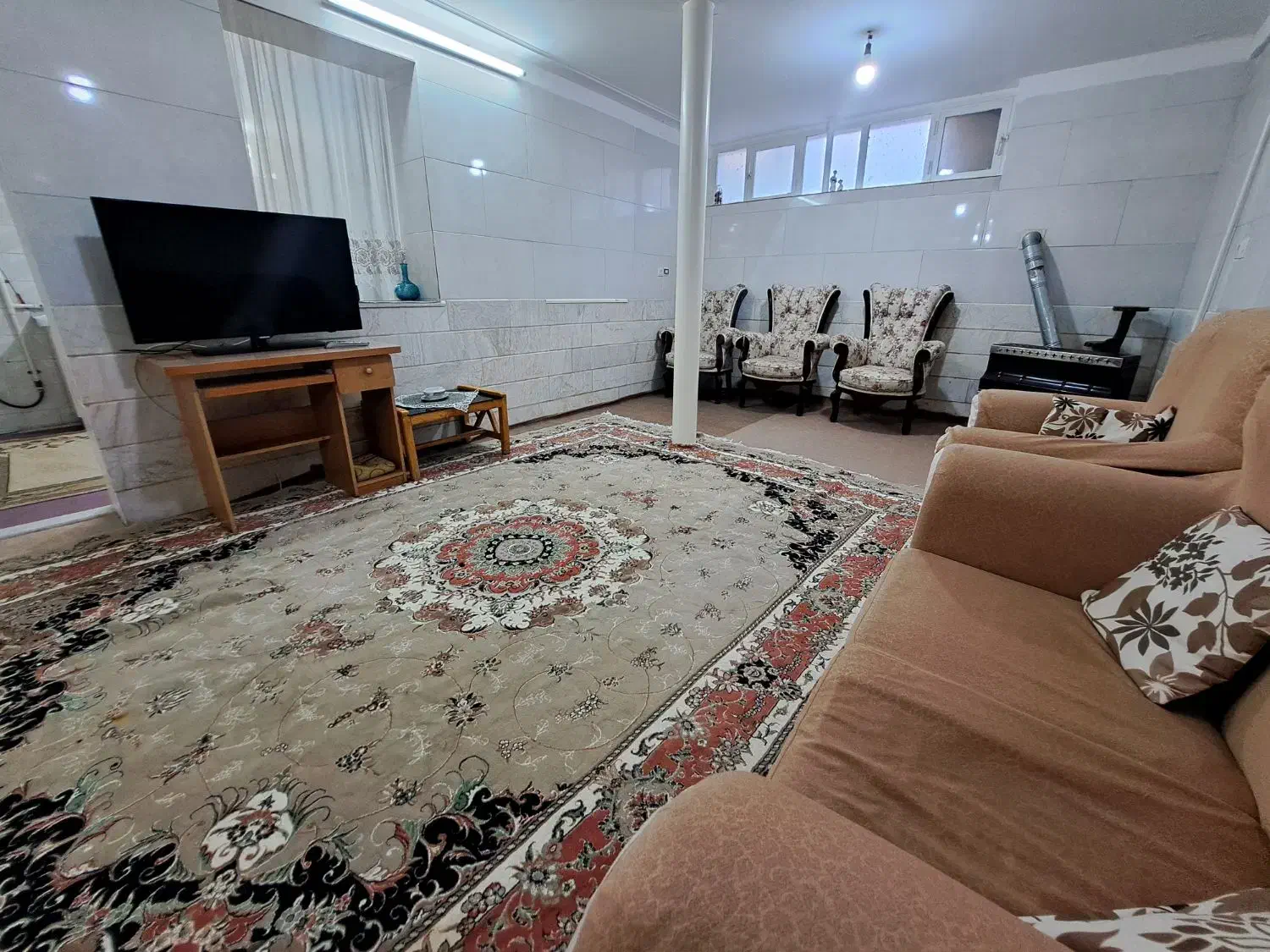 منزل اجاره ای در بست با تمام امکانات|اجارهٔ کوتاهمدت آپارتمان و سوئیت|قم, خاکفرج|دیوار