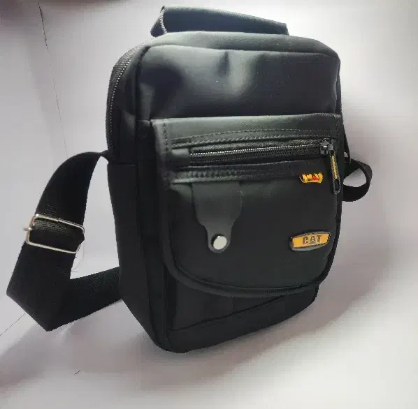 کیف دوشی مشکی CAT|کیف، کفش، کمربند|قم, زنبیل آباد|دیوار