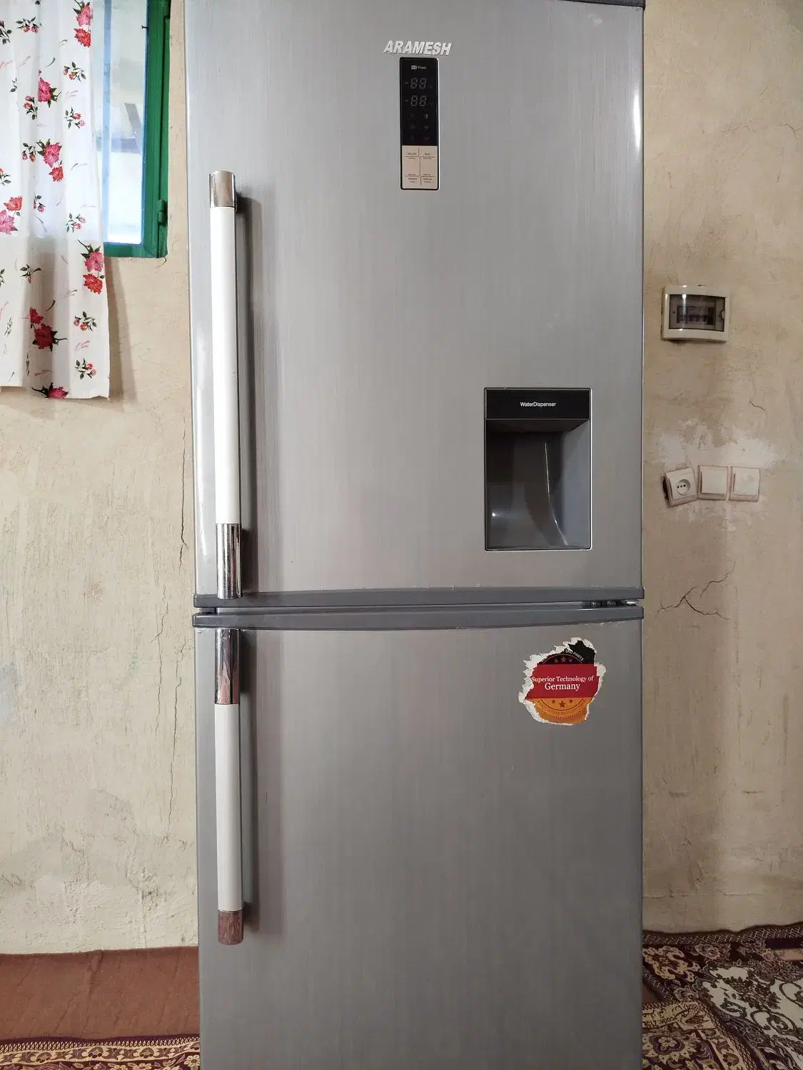 یخچال|یخچال و فریزر|میانه, |دیوار